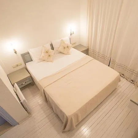 Tash Mekan Hotel