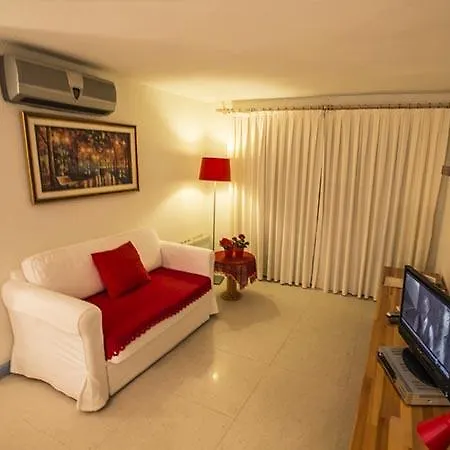 Tash Mekan Hotel *