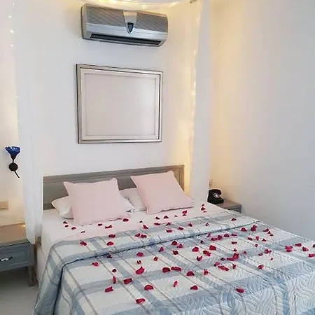 Tash Mekan Hotel