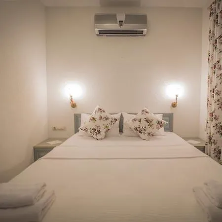 Hotel Tash Mekan